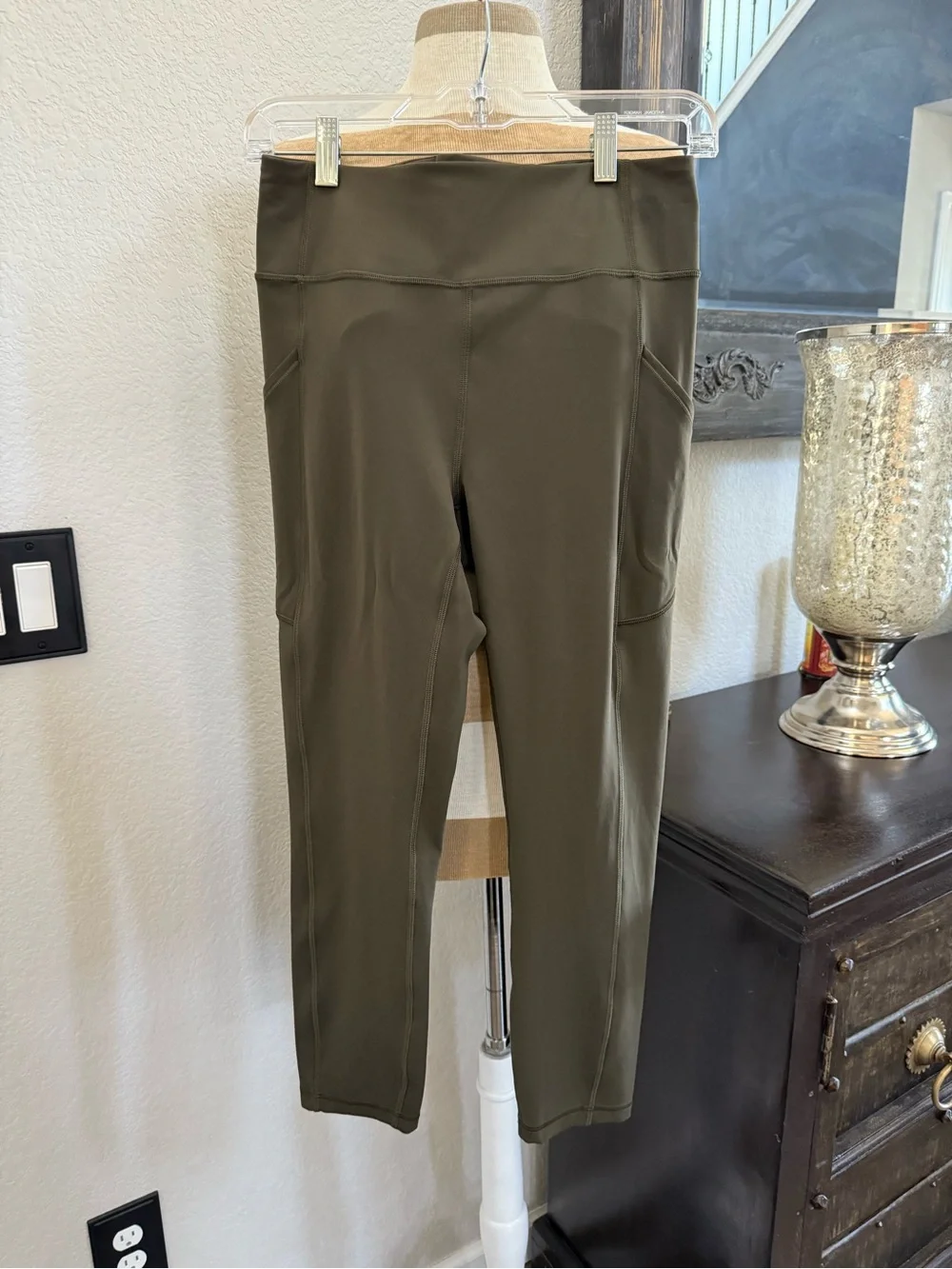 Lululemon Invigorate High-Rise Crop 23